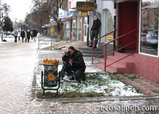 В Ужгороде установили королевскую урну