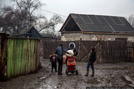 Відомий блогер шокував фотоісторією з циганського табору на Закарпатті