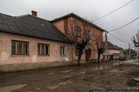 Відомий блогер шокував фотоісторією з циганського табору на Закарпатті